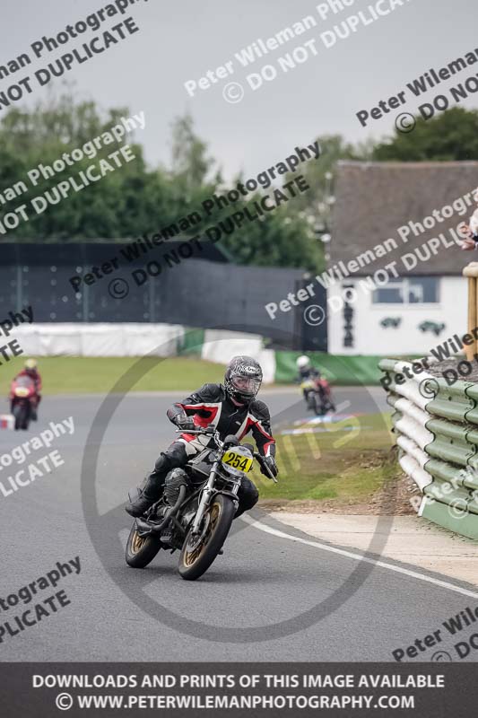 Vintage motorcycle club;eventdigitalimages;mallory park;mallory park trackday photographs;no limits trackdays;peter wileman photography;trackday digital images;trackday photos;vmcc festival 1000 bikes photographs